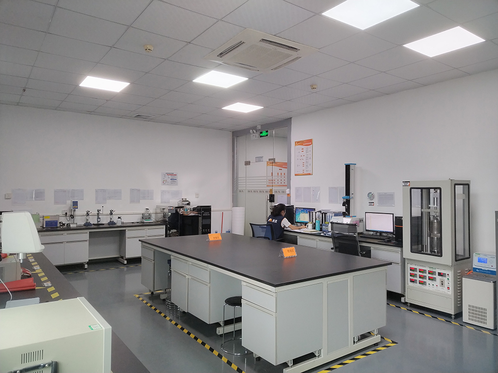 Thermal pad testing center