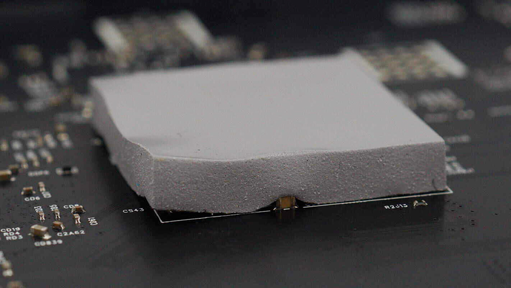 The heat dissipation application of thermal conductive pads in the main control chip of television